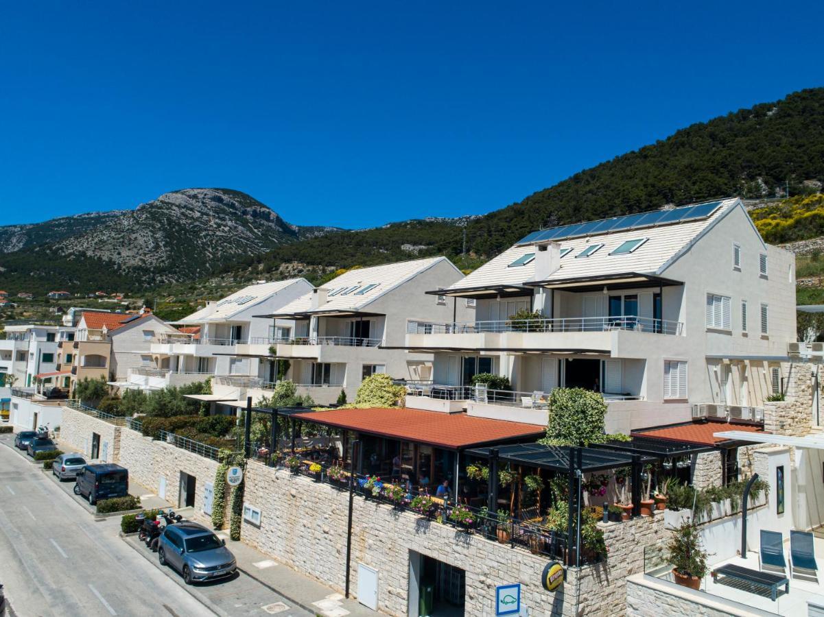 Apartments Villa Azzurra Bol Exterior foto